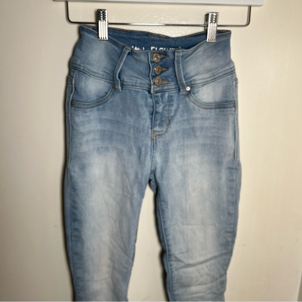Wallflower High Rise Jeans Light Wash